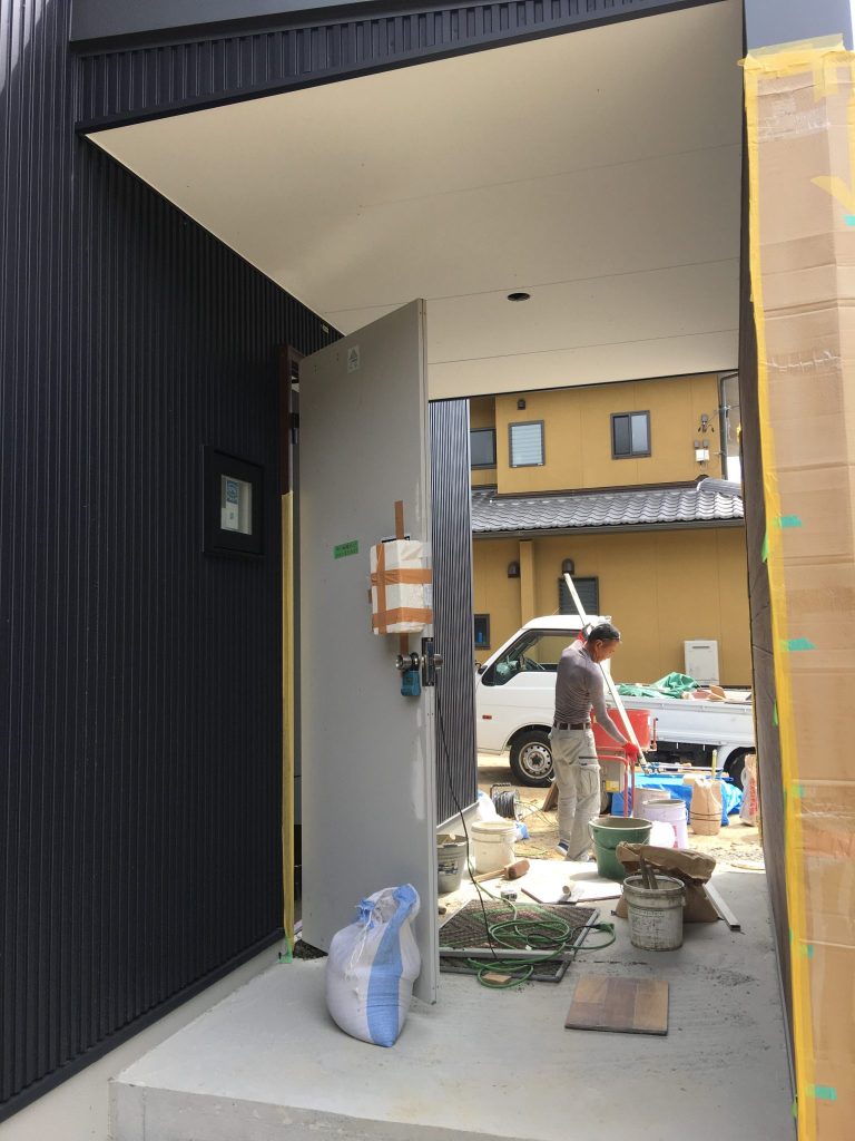 **新築完成見学会のおしらせ**